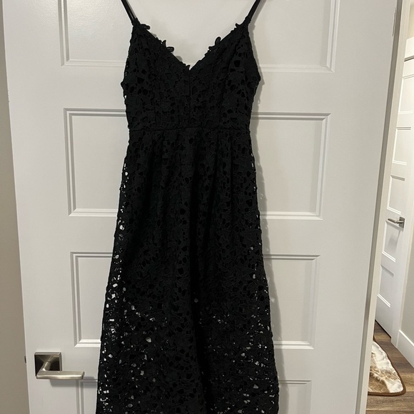 ASTR The Label Kenna Lace MIDI Dress - Picture 3 of 10